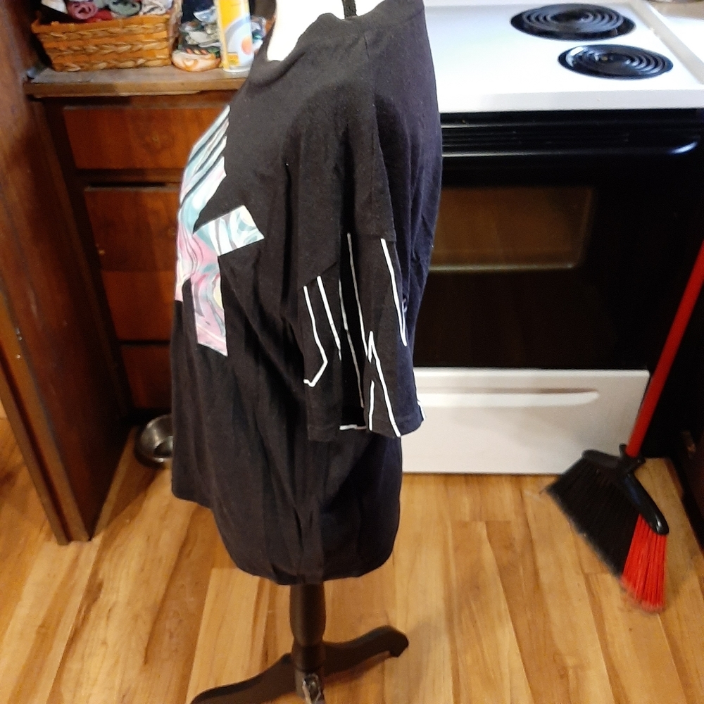 5/2021 vs pink crop top - Picture 2 of 4